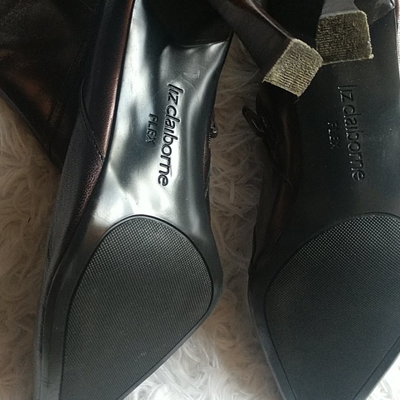 Liz Claiborne Flex Bootie - Picture 3 of 6